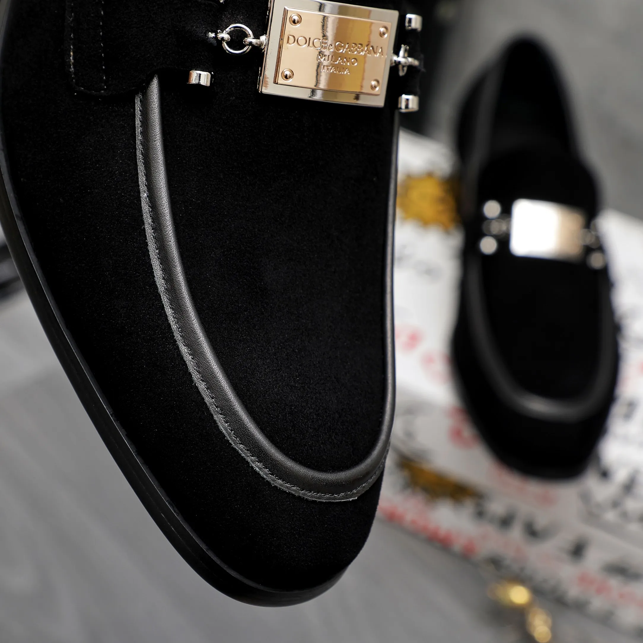 Men's shoes 💰500 Product trademark: DG (Dolce & Gabbana) business casual leather shoes Regular size: 38-45 (45 is custom-made and non-returnable) Product materials: Selected frosted cowhide upper, cowhide lining, original outsole